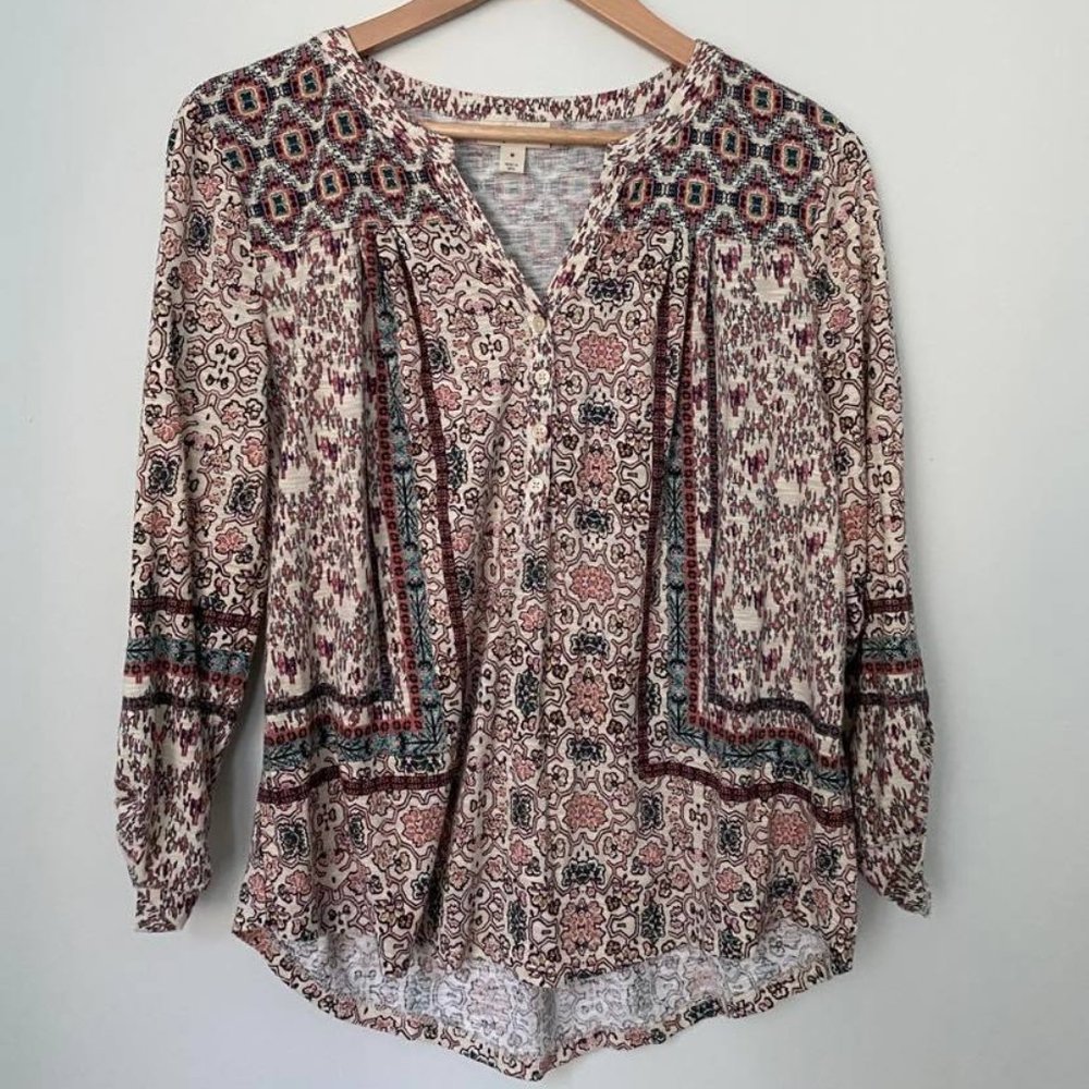 Patterned Open-Collared Blouse